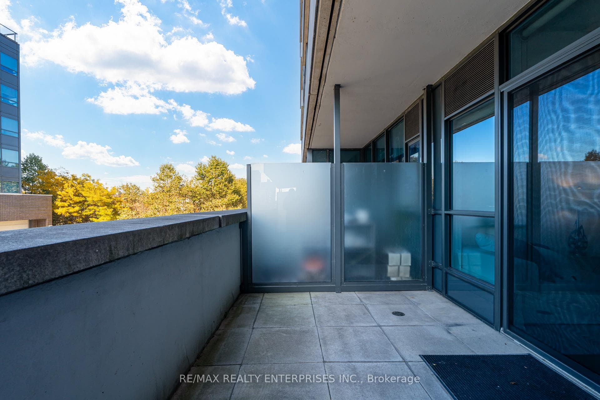 1 Hurontario Street Unit 213 photo 25
