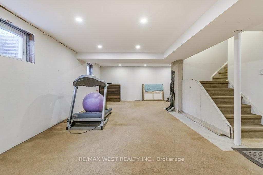 817 Damien Way photo 27