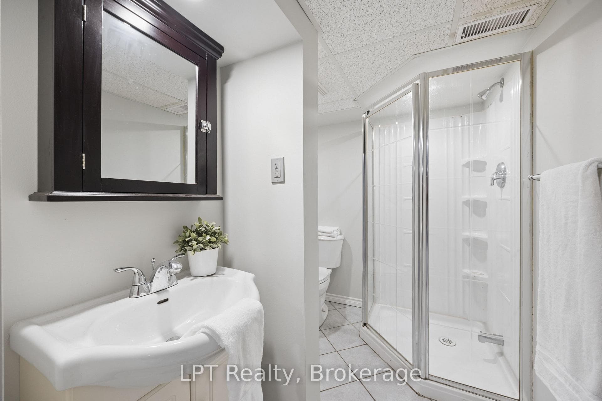178 Sandringham Drive photo 31
