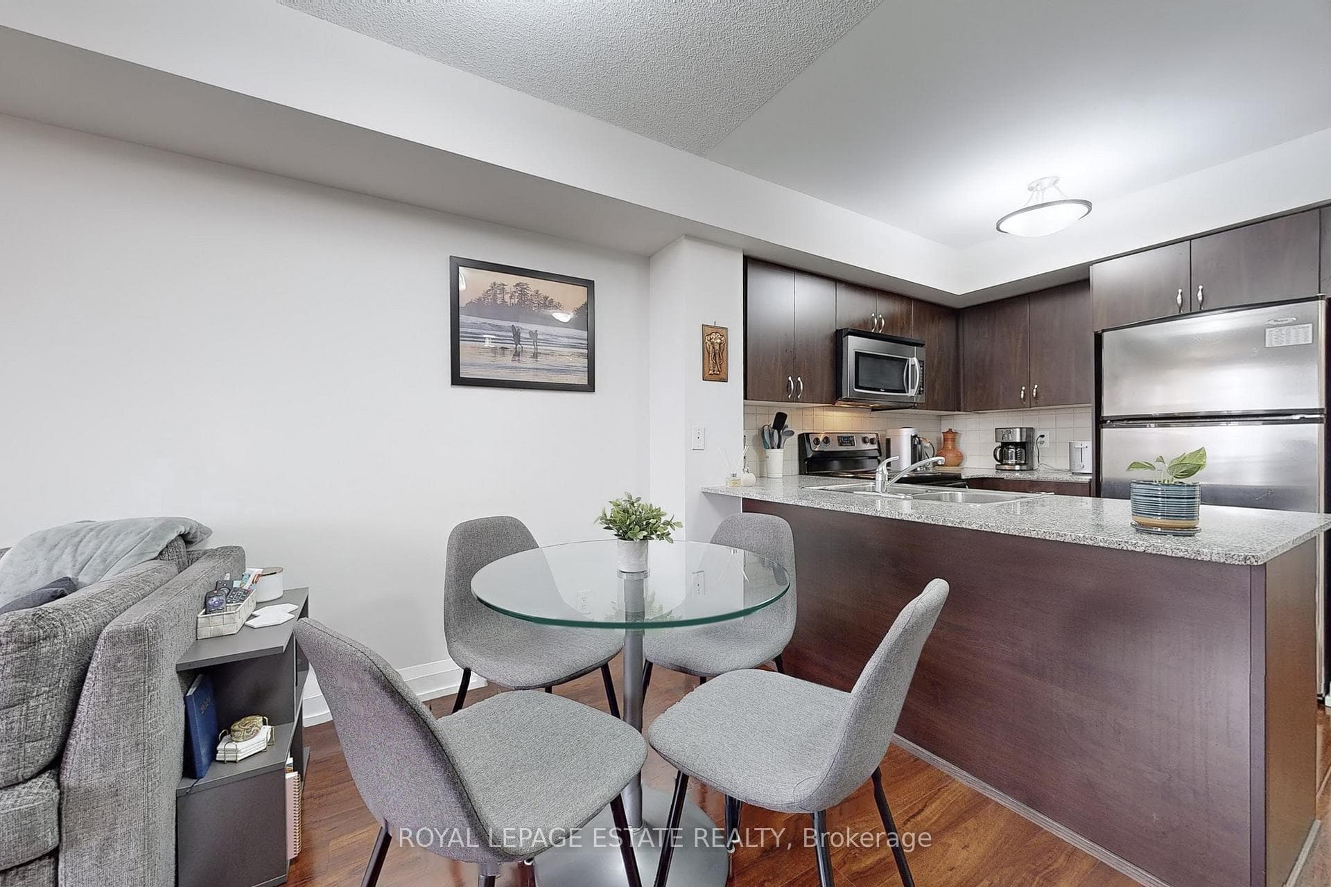 1070 Sheppard Avenue Unit 401 photo 9