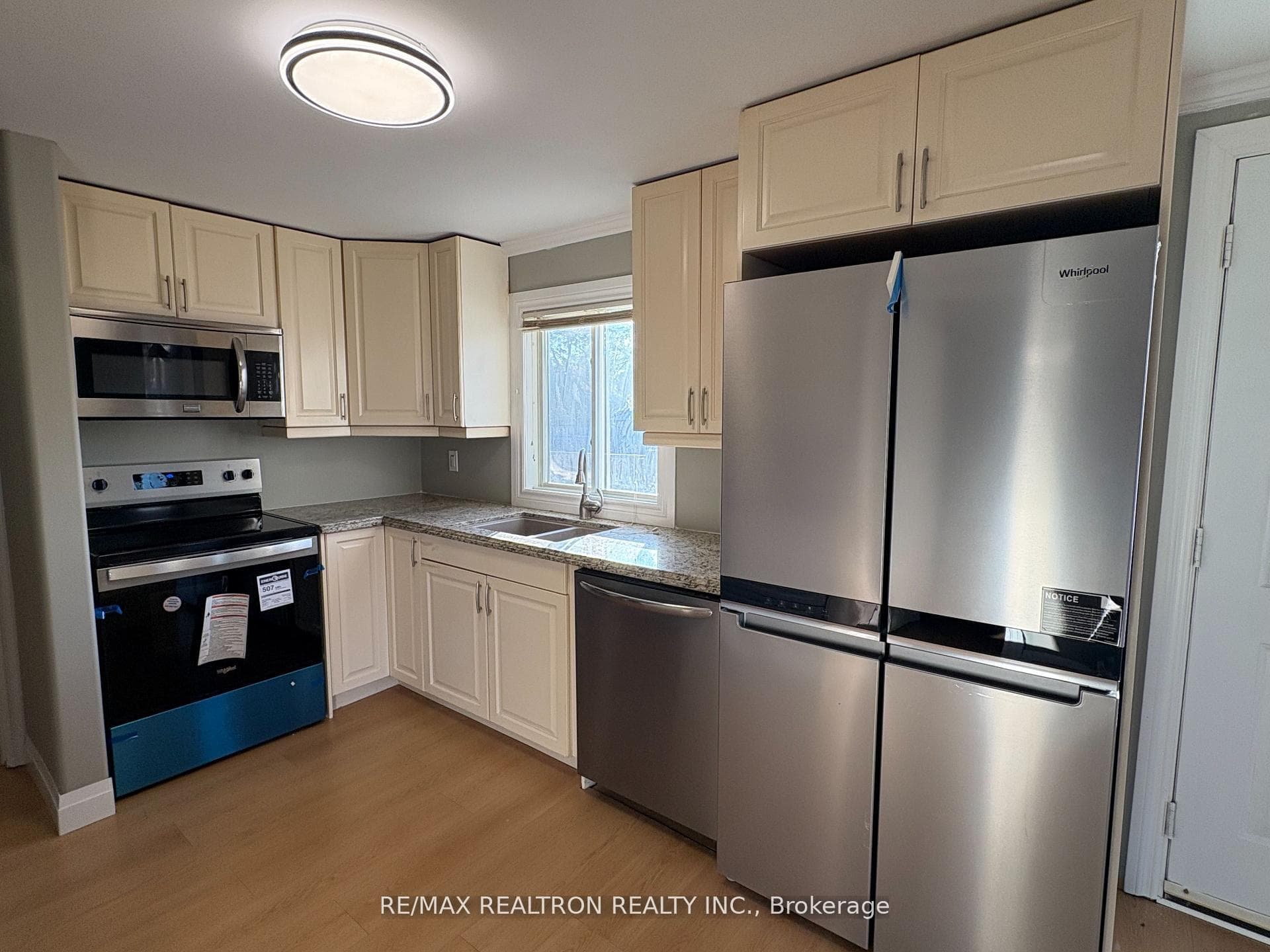219 Southview Road photo 6