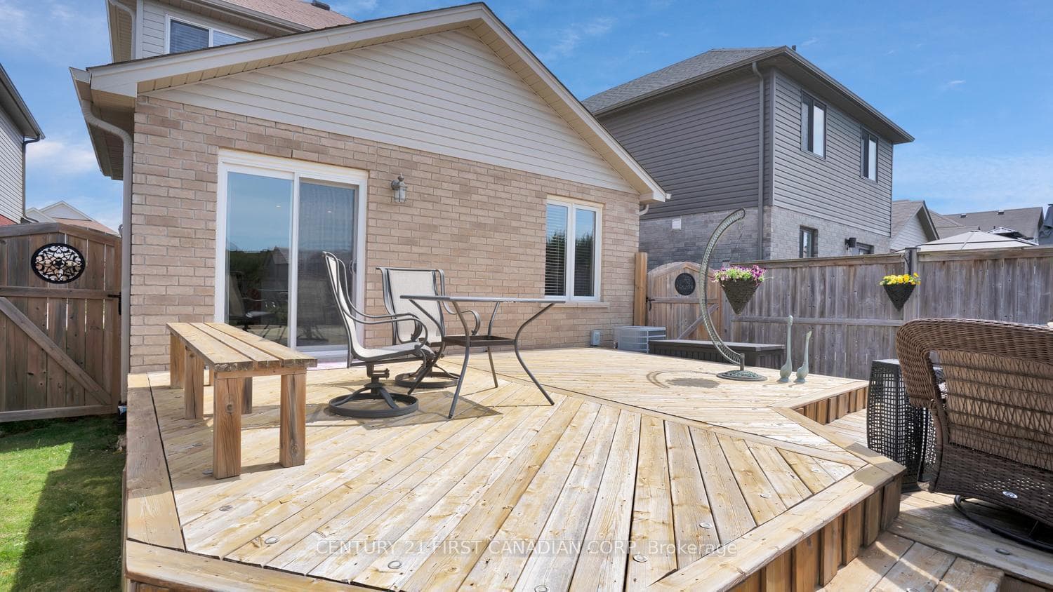 1863 Reilly Walk photo 30