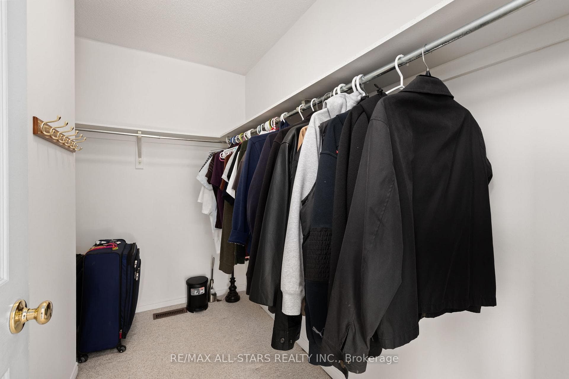 83 John Stiver Crescent photo 25
