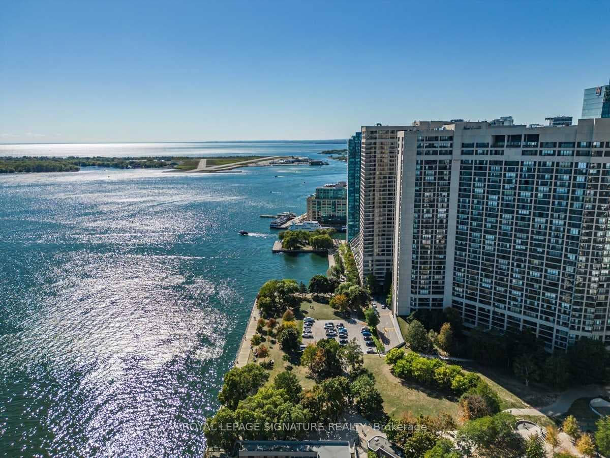 Imagine summer days along the waterfront