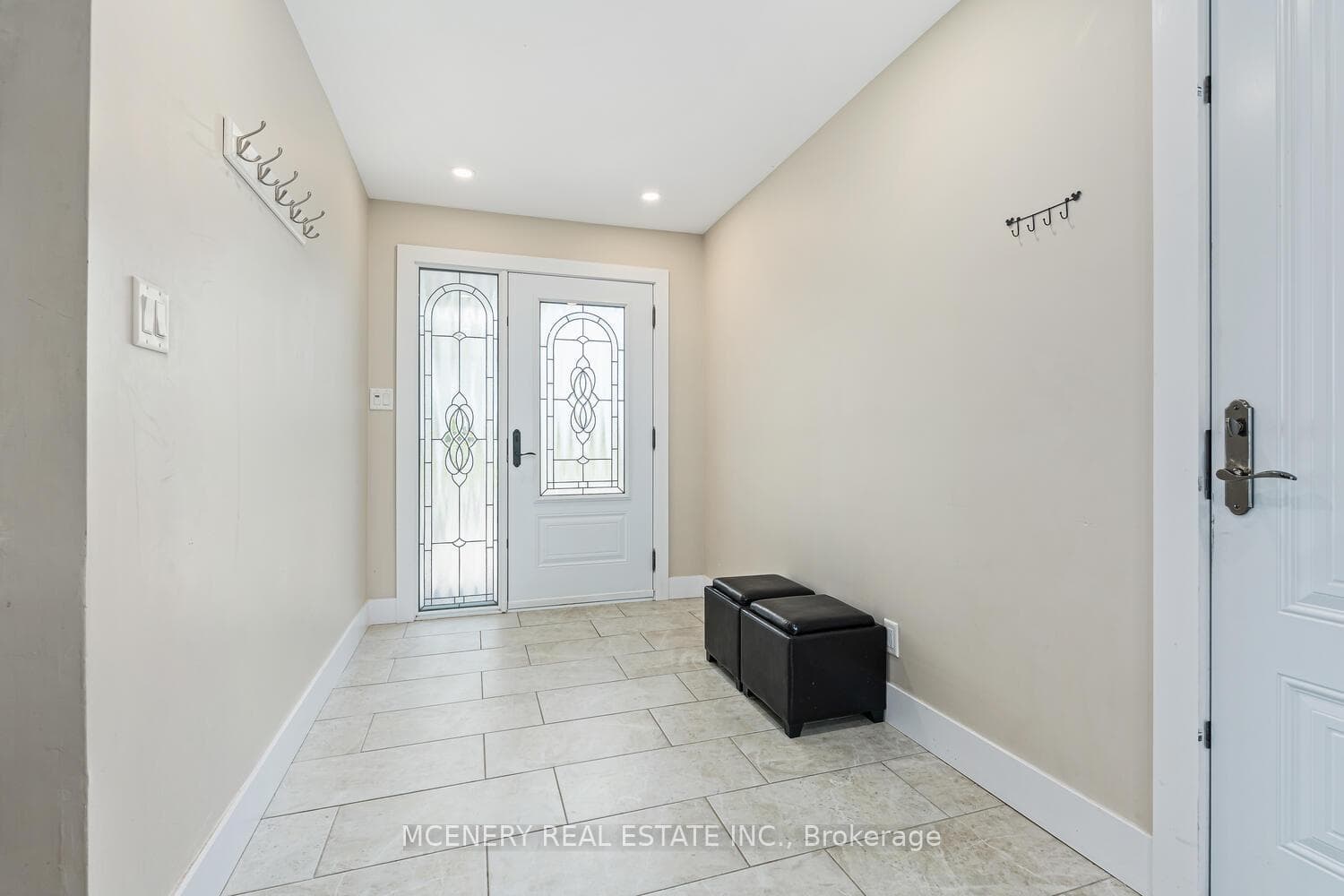21 ERINDALE Drive photo 5