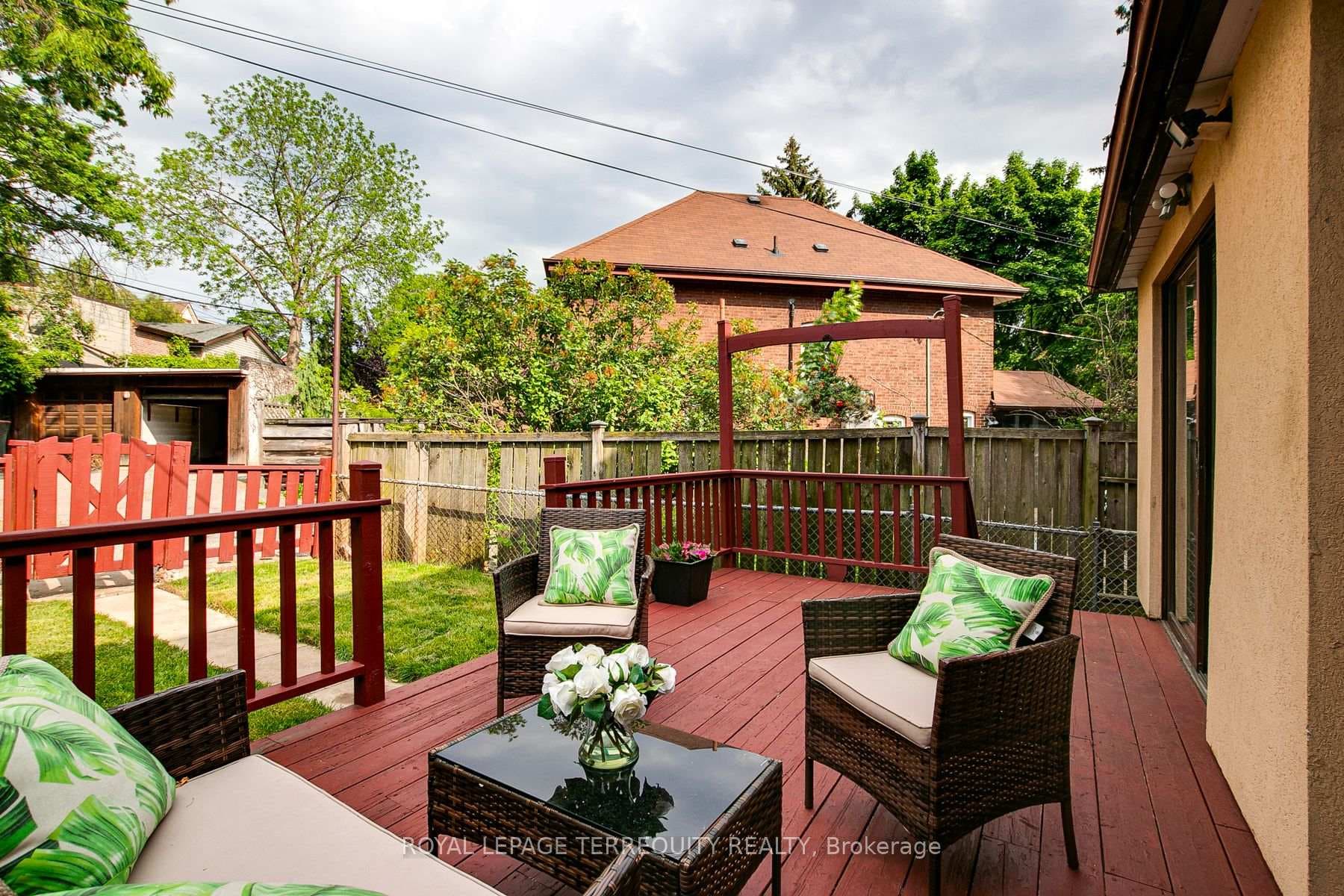 89 Springmount Avenue photo 18
