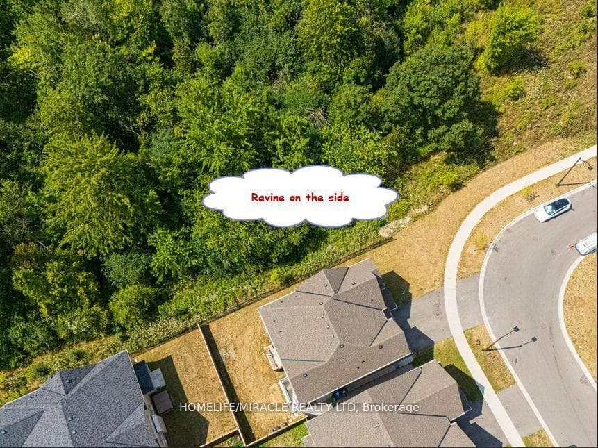 8 Jenwood Crescent photo 2