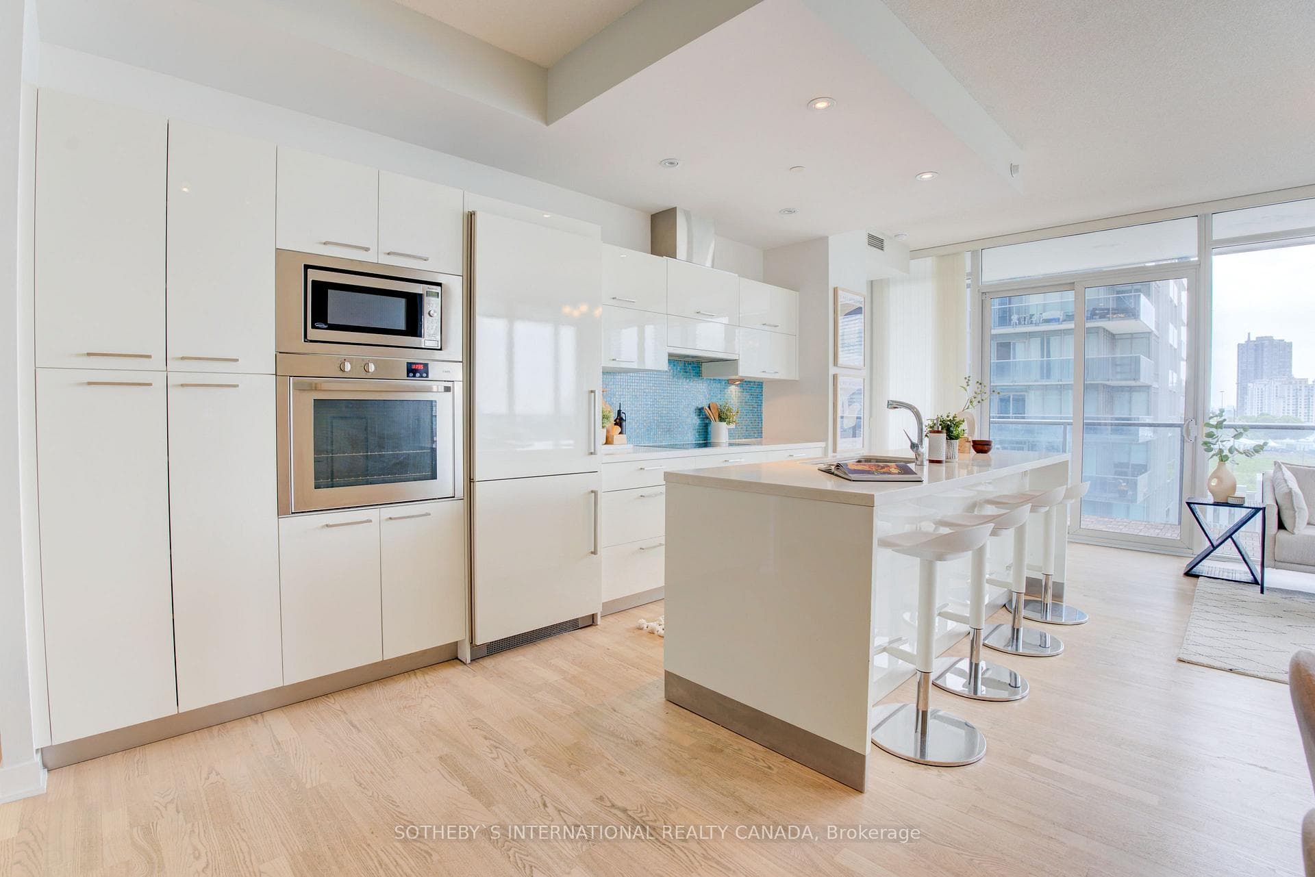 88 Park Lawn Road Unit 608 photo 6