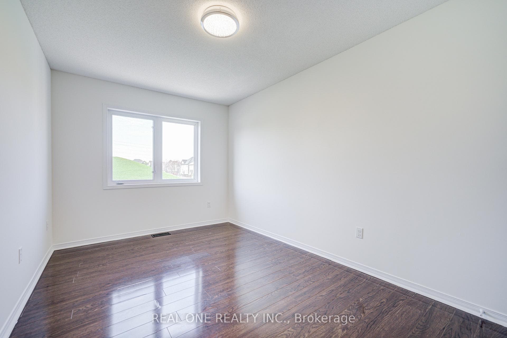 65 Westcliffe Crescent photo 31