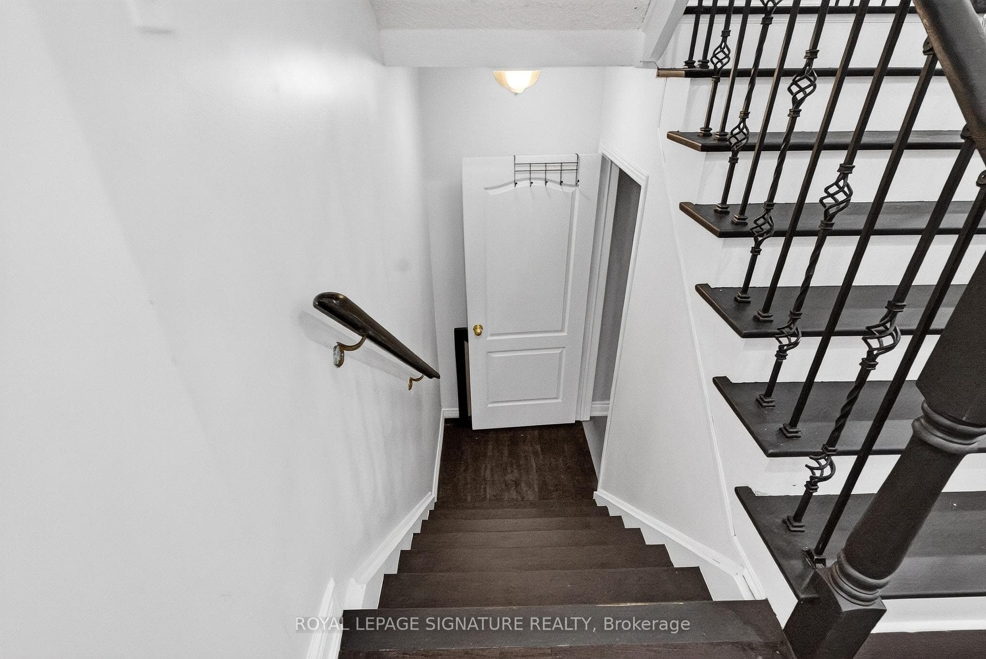 5910 Manzanillo Crescent photo 38