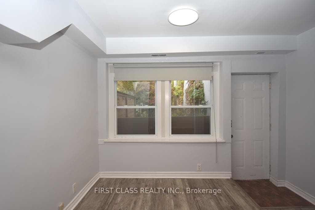 133 Coxwell Avenue Unit Bsmt photo 10