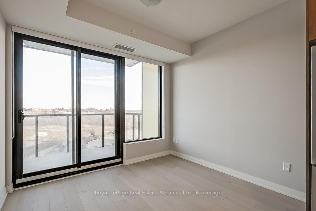 1415 DUNDAS Street Unit 307 photo 11