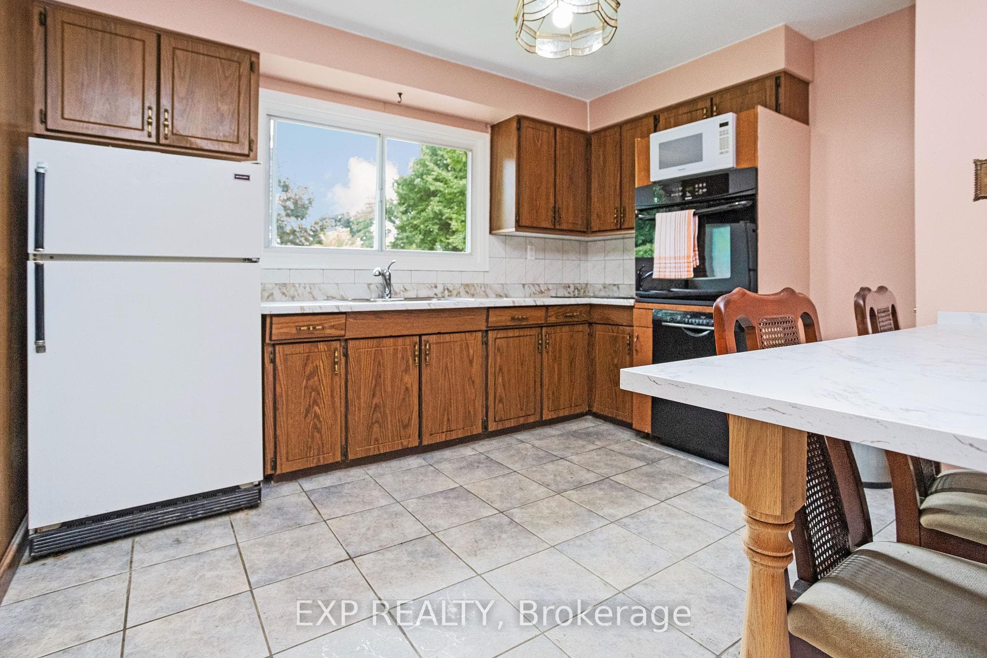 93 Clements Road photo 11