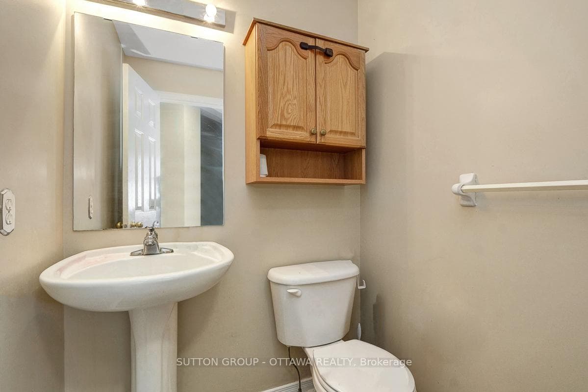 2002 Scully Way photo 19
