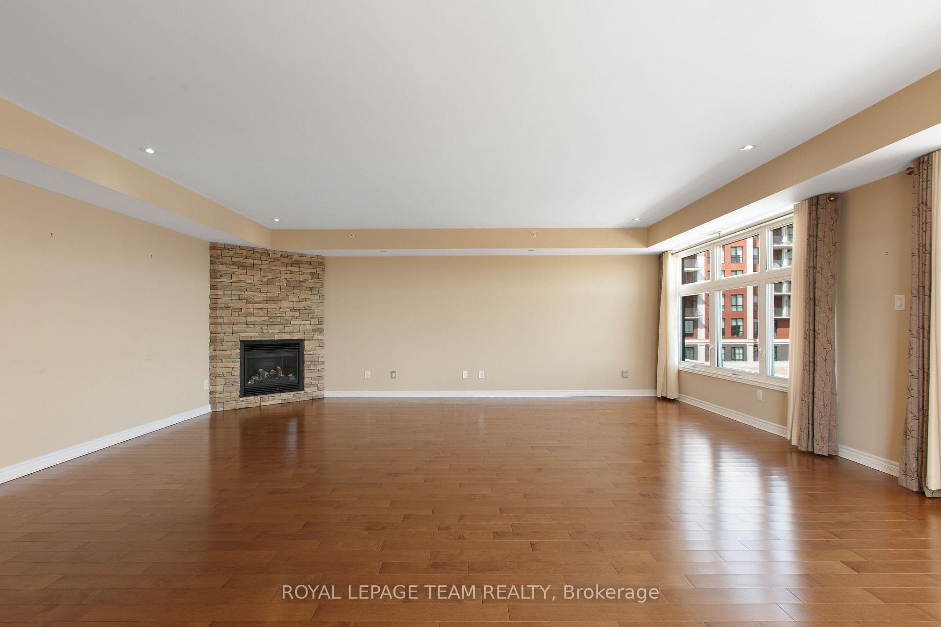 659 Sue Holloway Drive Unit 401 photo 12