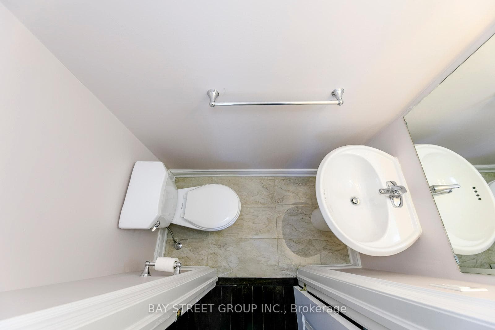 7085 Tamar Mews photo 25