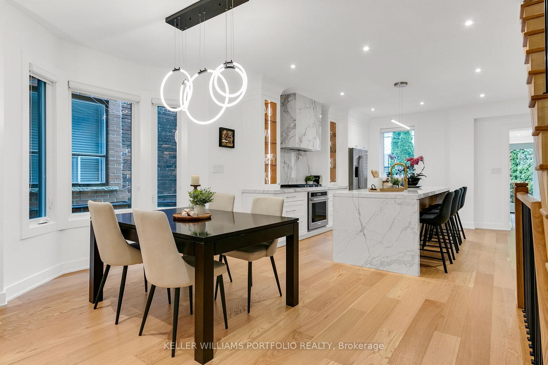 231 Grace Street photo 6