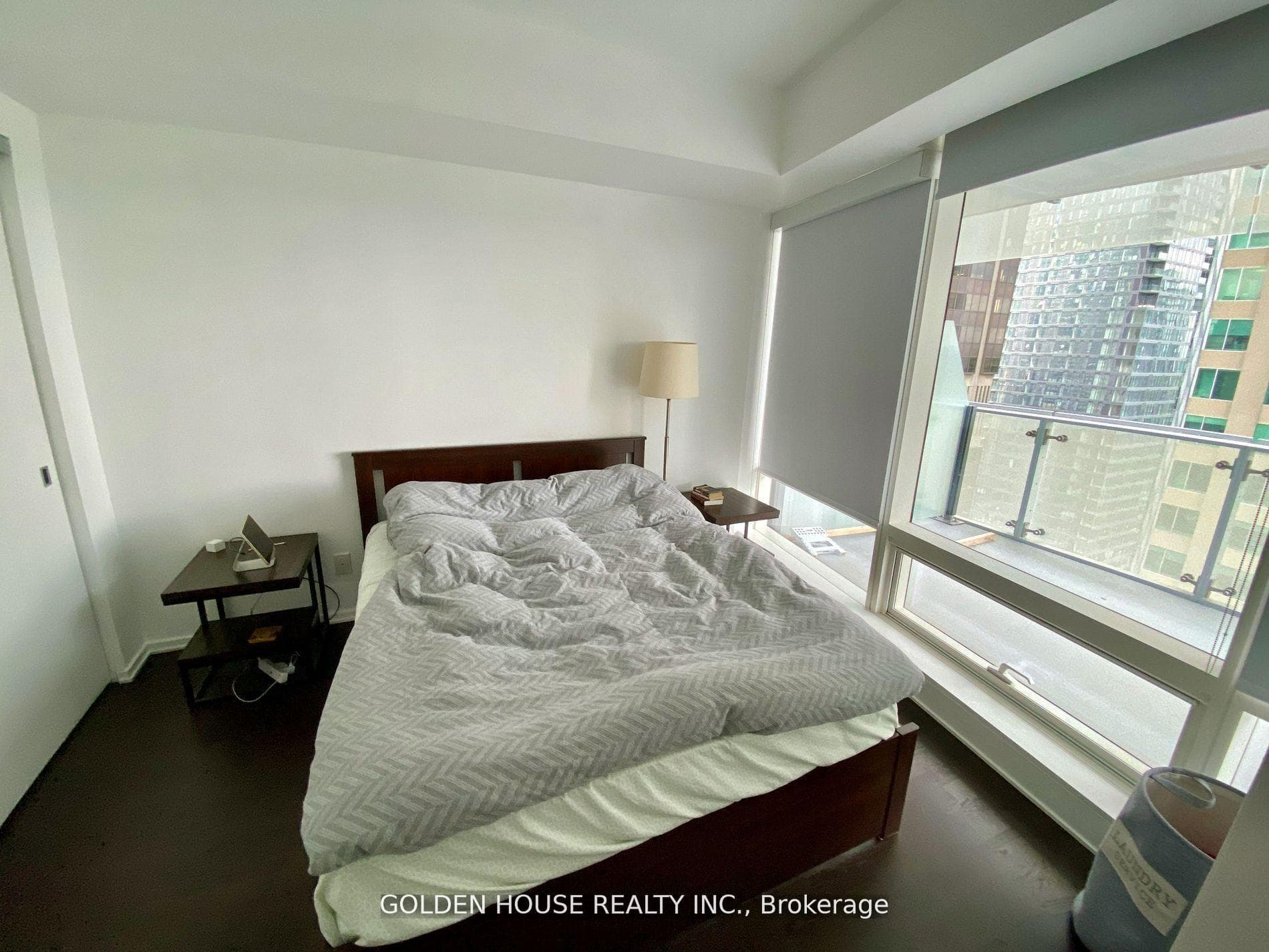 1 Bloor Street Unit 2411 photo 22