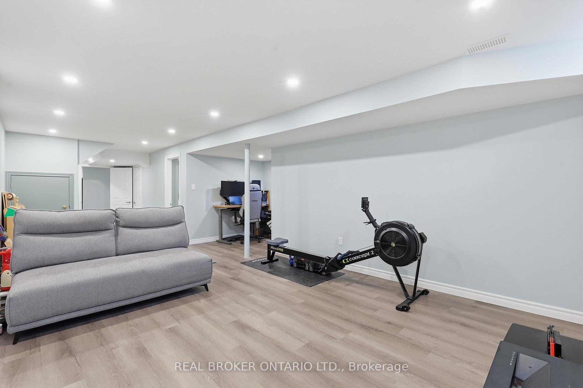 580 Summer Park Crescent photo 18