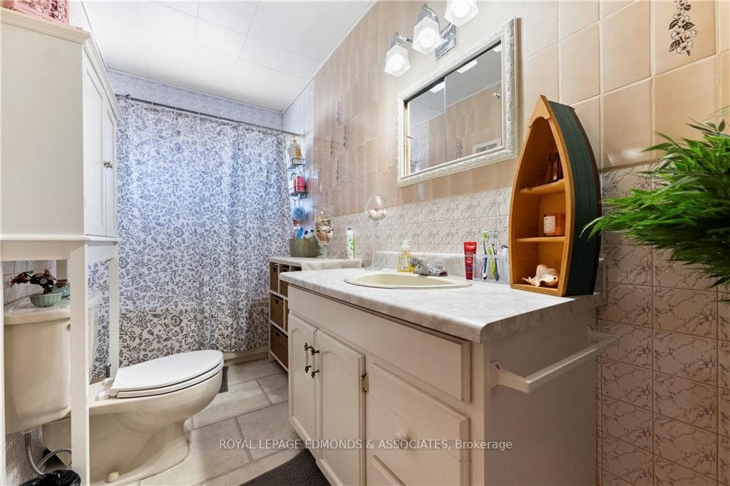 341 METCALFE Street photo 15