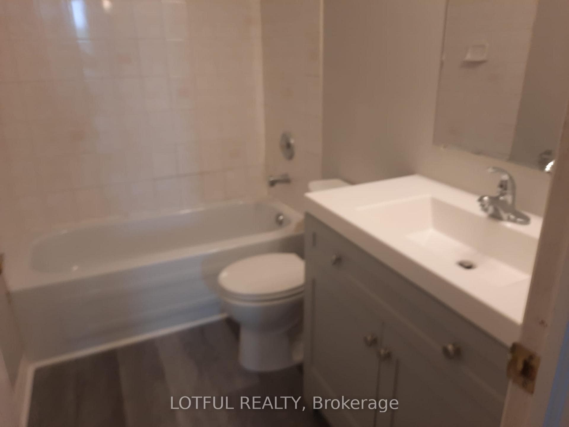 192 King Street Unit 301 photo 11