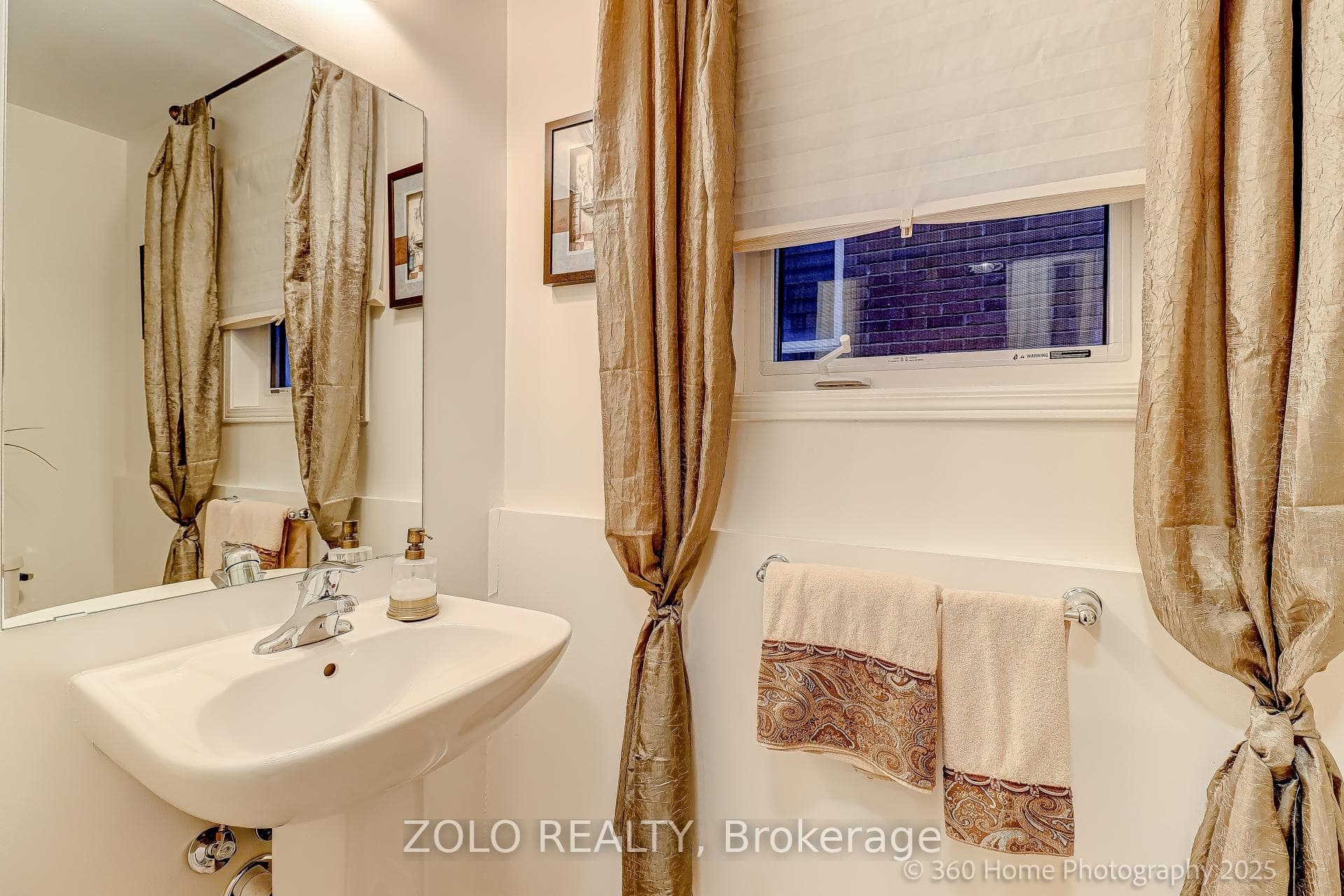 2012 Queensbury Drive photo 24
