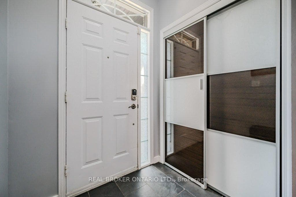 2101 Westmount Drive photo 7