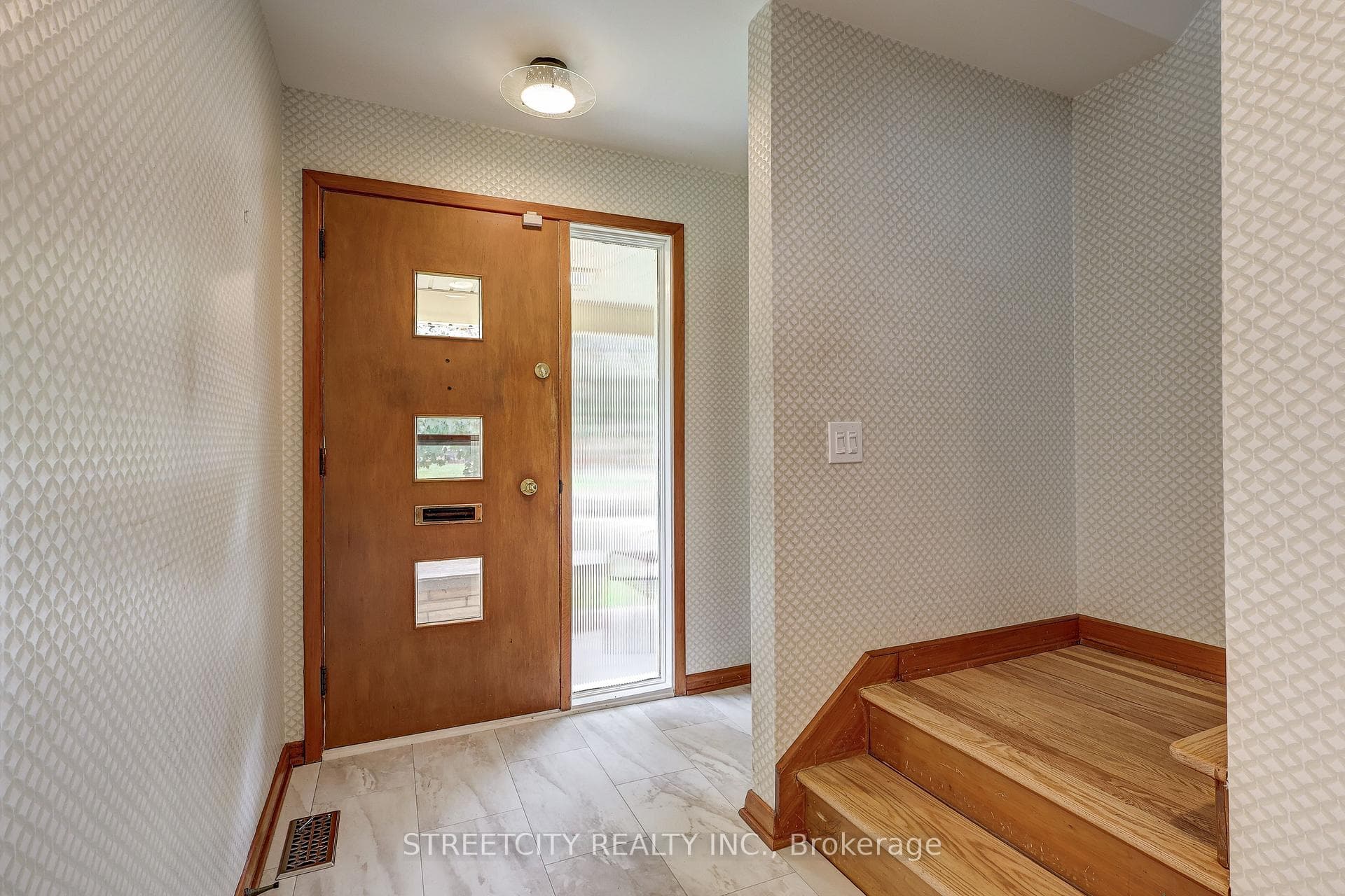 76 Bloomfield Drive photo 18