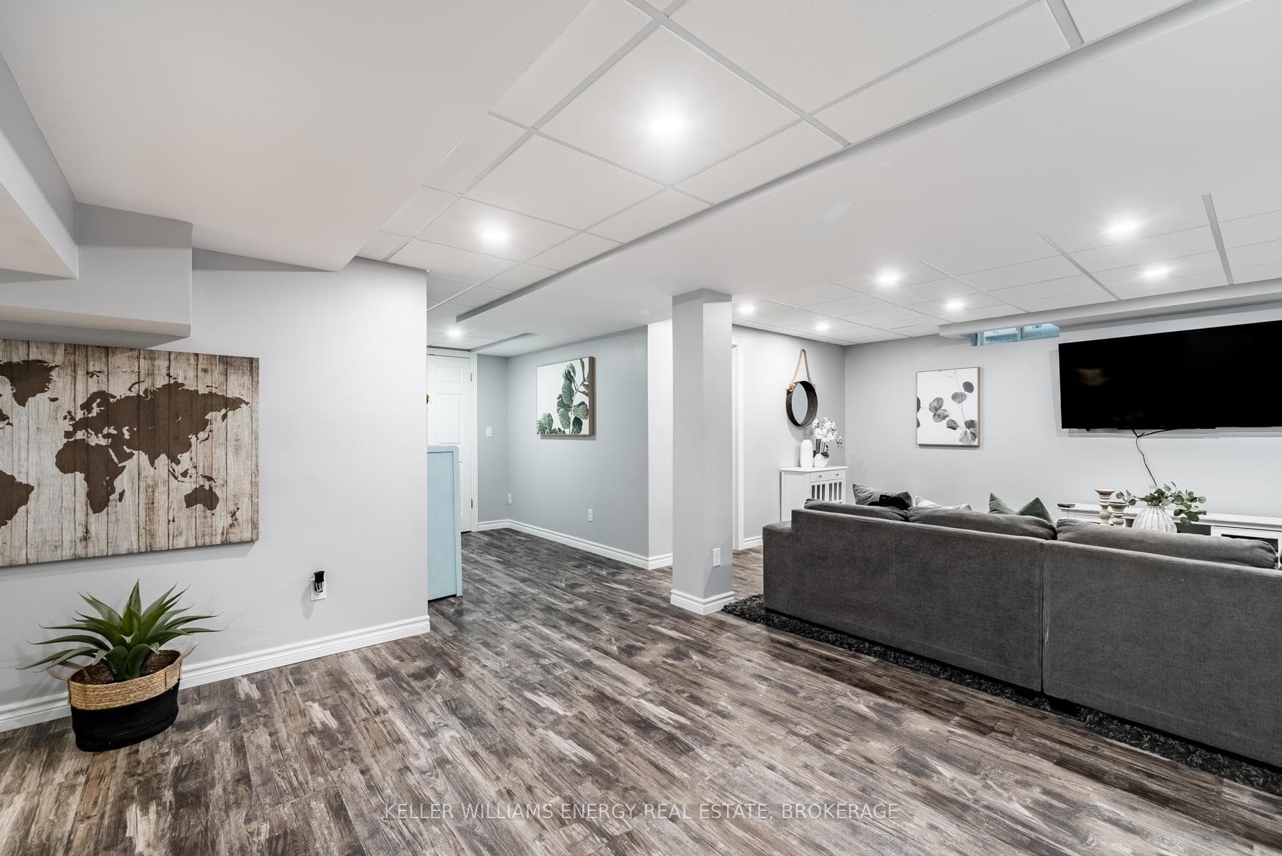 182 Bons Avenue photo 32