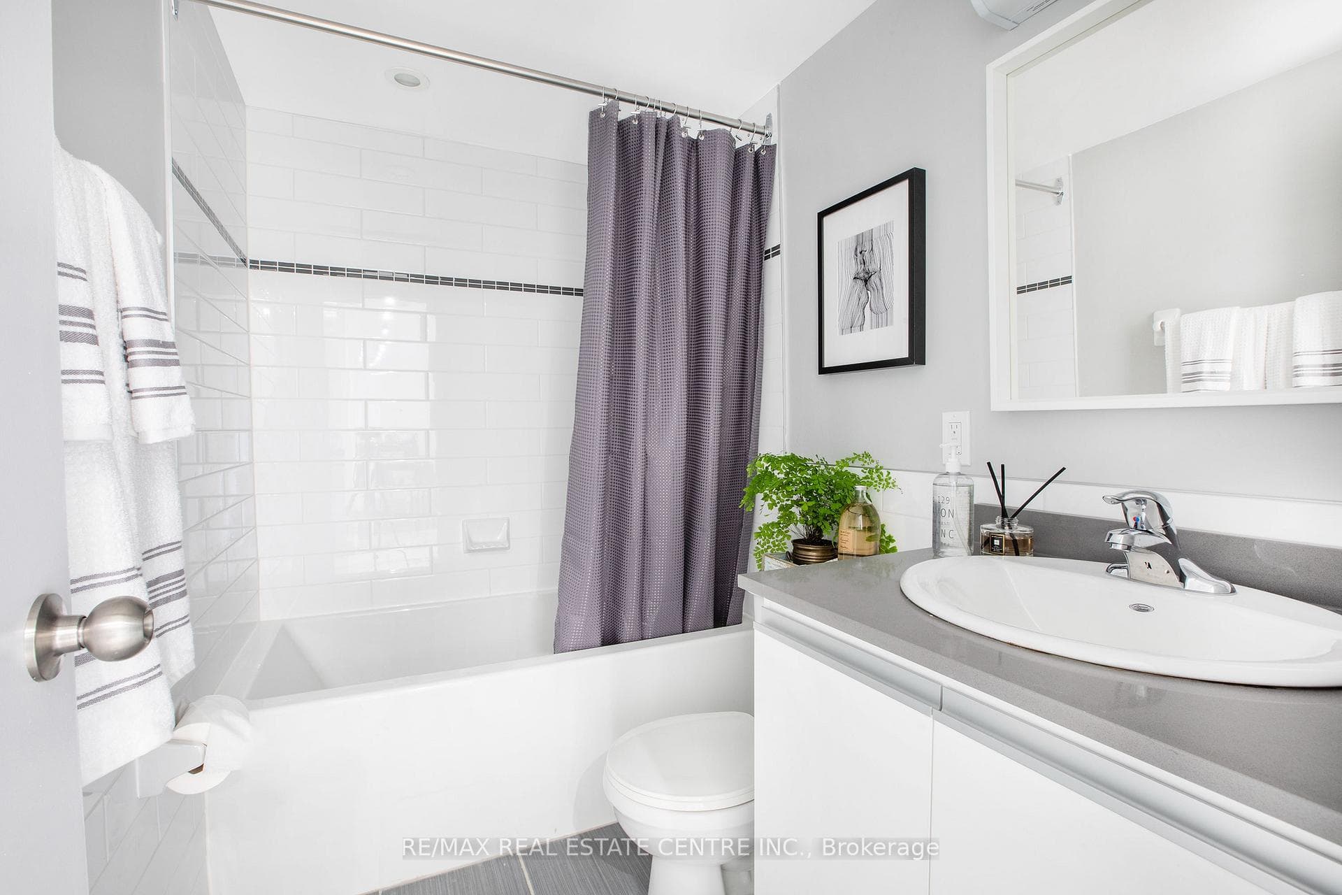 100 Graydon Hall Drive Unit 101 photo 17