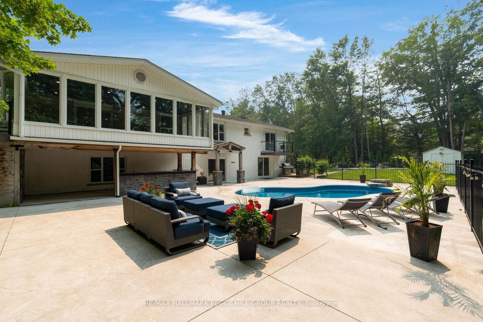1814 Quantz Crescent photo 27