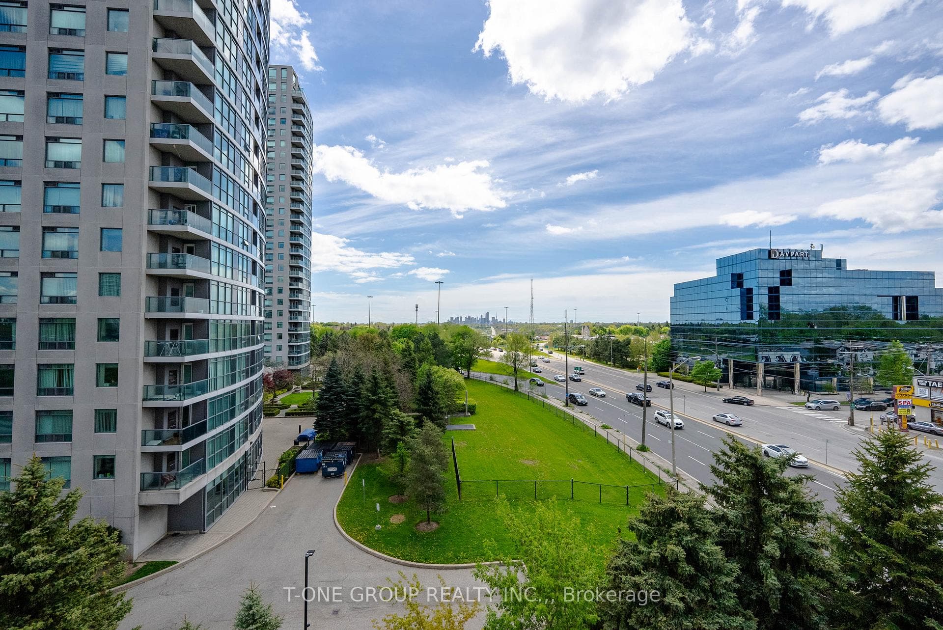 18 Harrison Garden Boulevard Unit 510 photo 27