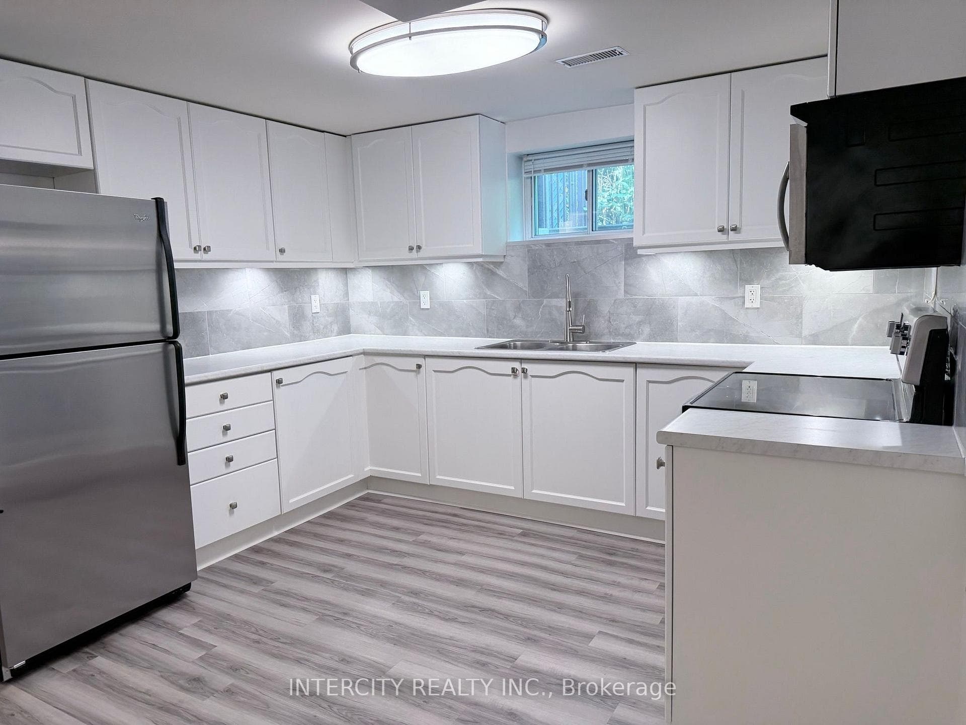 36 Strathburn Boulevard photo 9