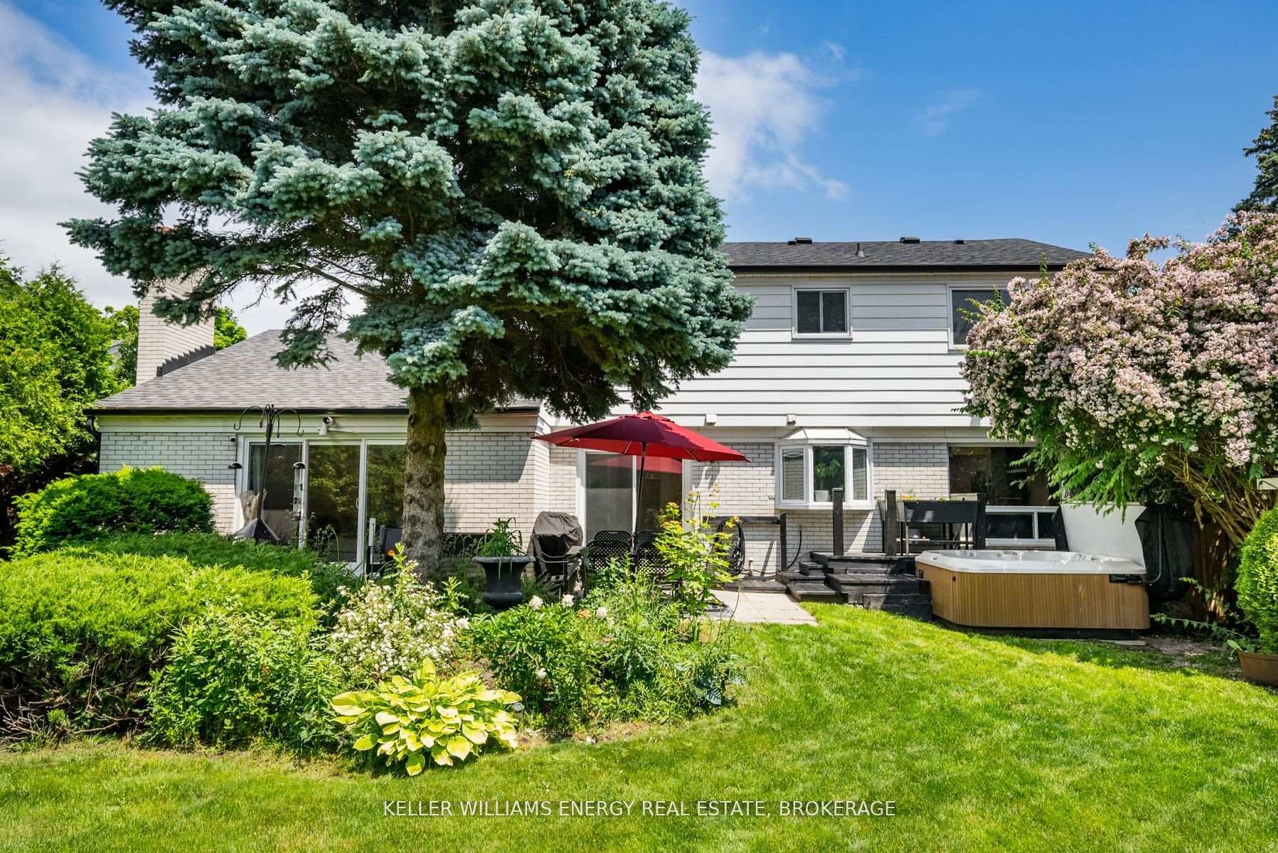996 Oshawa Boulevard photo 35