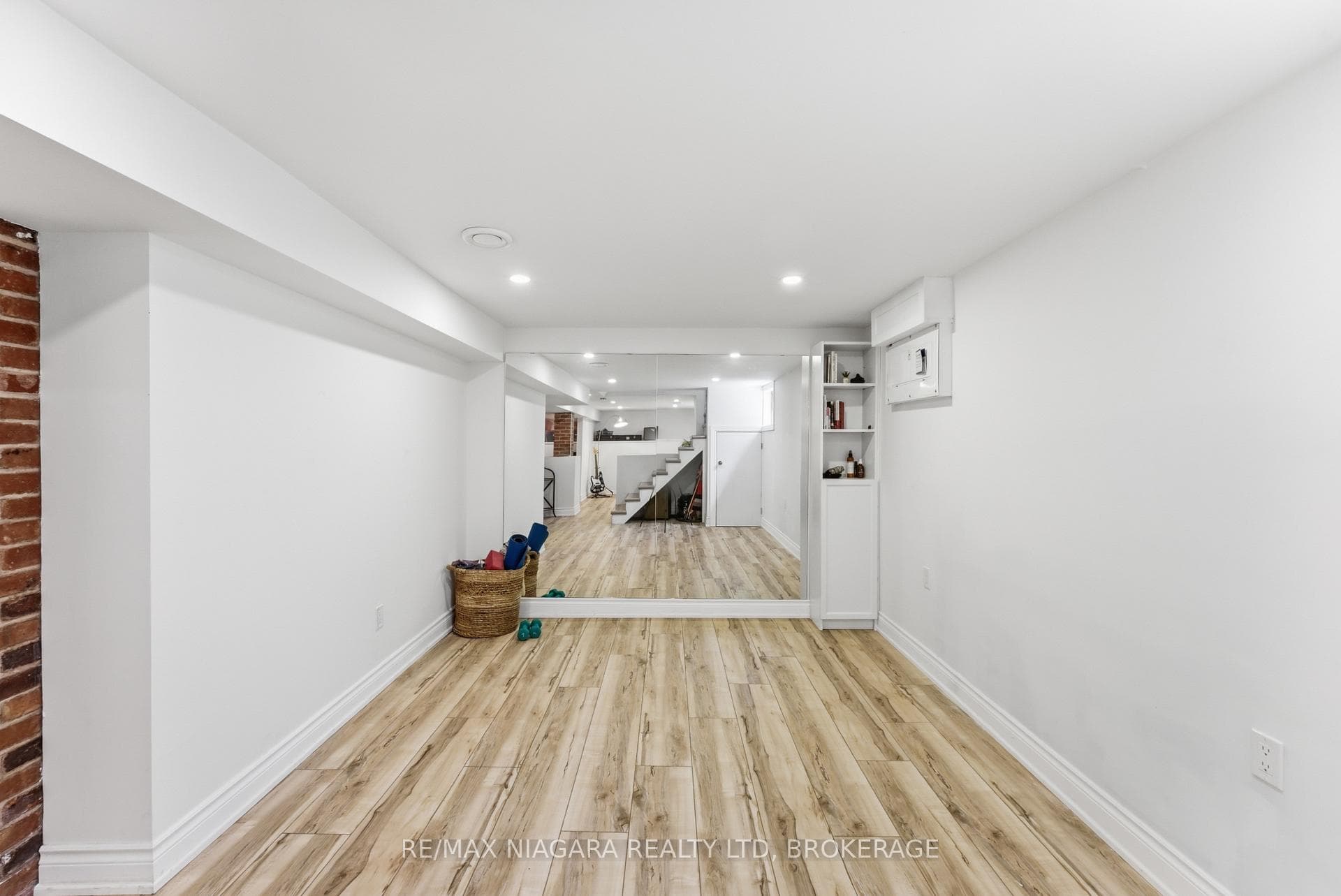 81 WOODLAND Avenue photo 26
