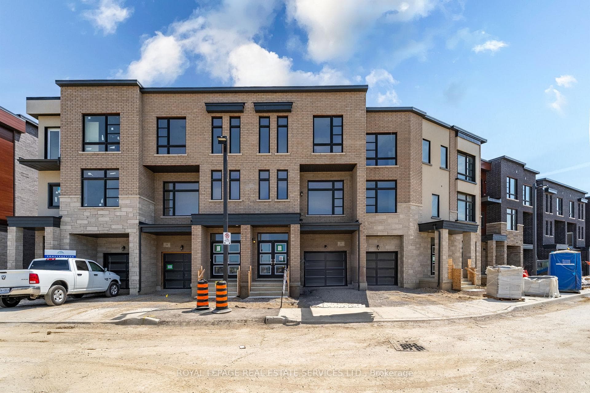 7 Inverary Crescent photo 1
