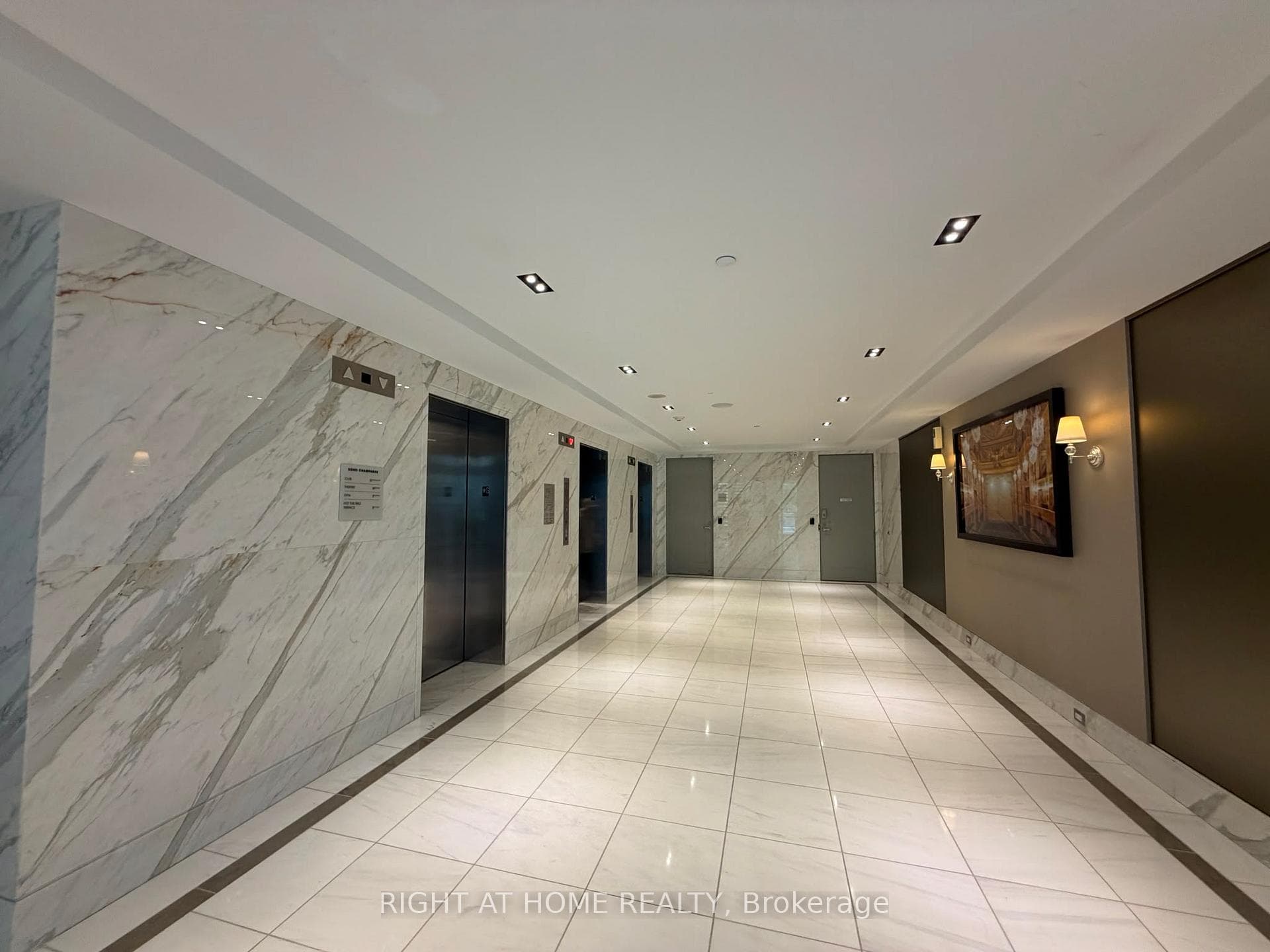 111 Champagne Avenue Unit 309 photo 6