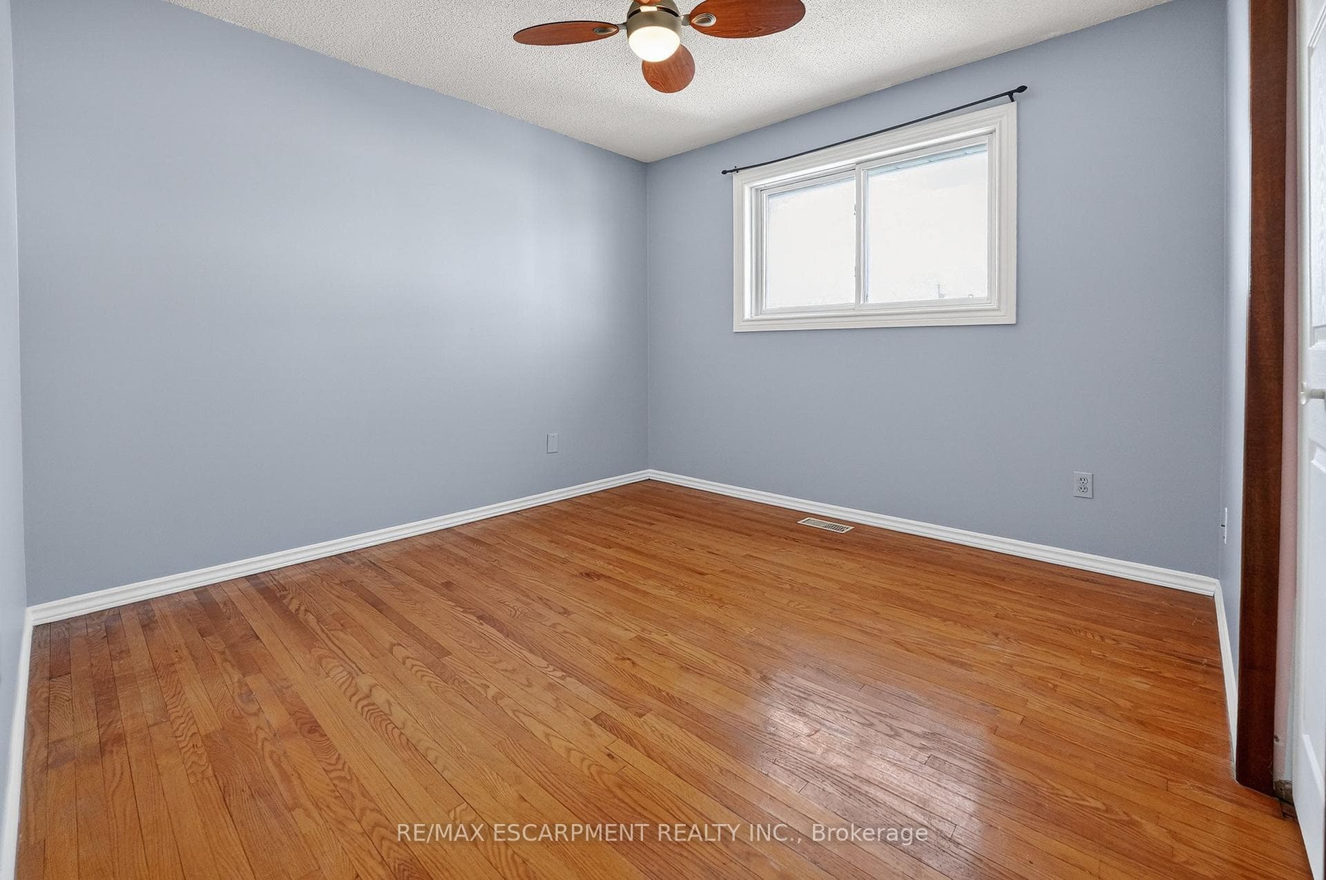 209 Ravenbury Drive photo 15