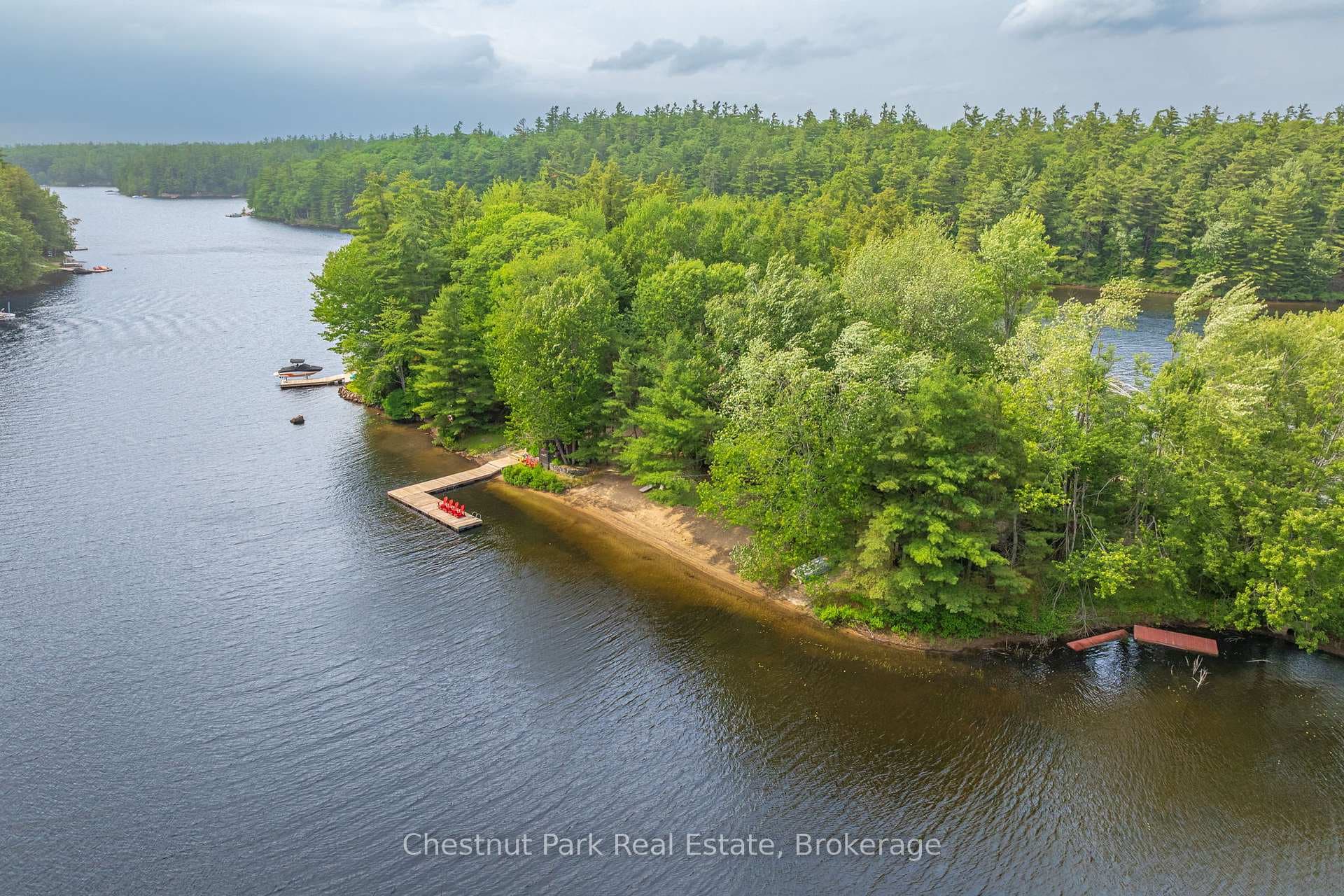 1071 STRACHAN POINT Road photo 28