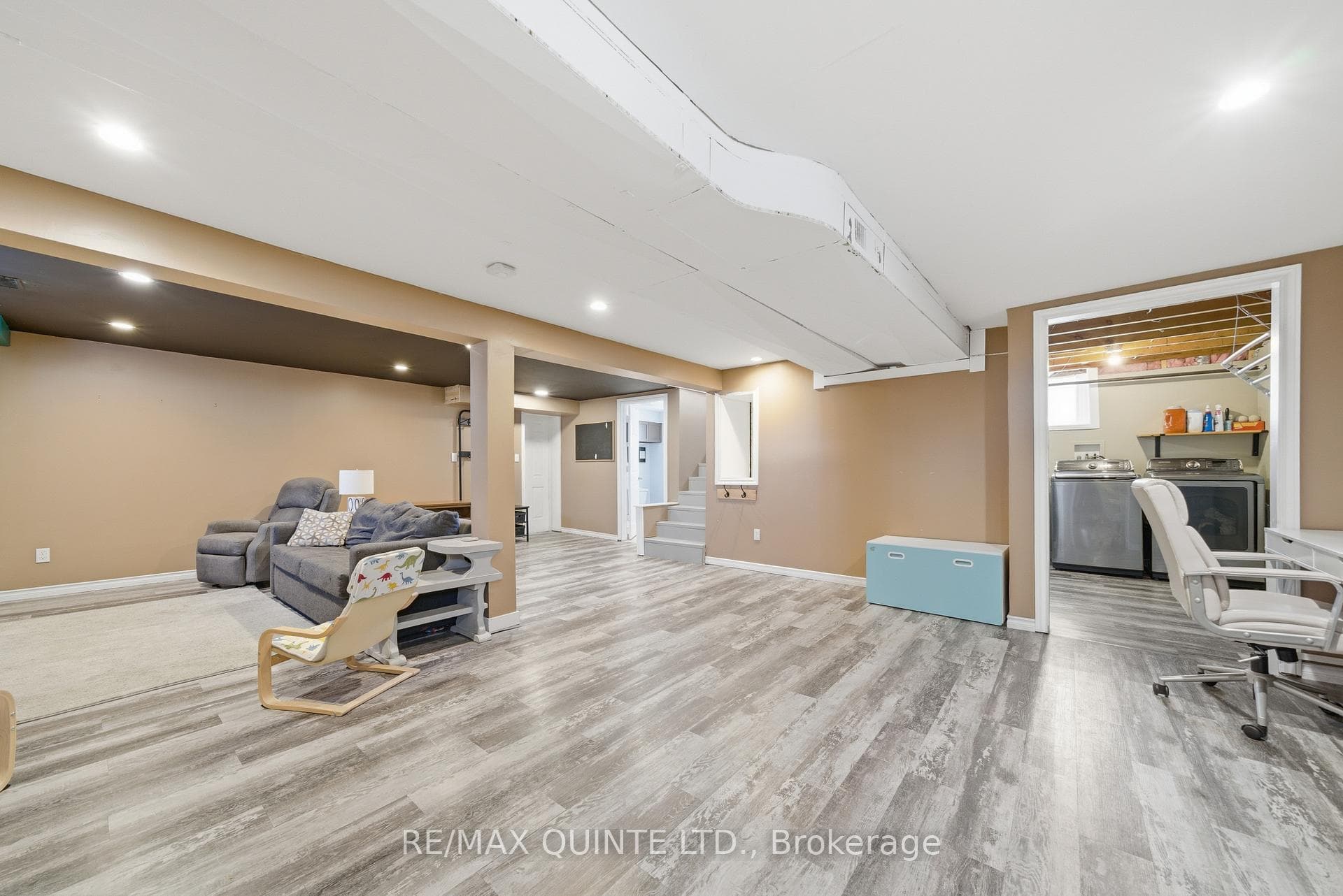 13 Sutcliffe Boulevard photo 26
