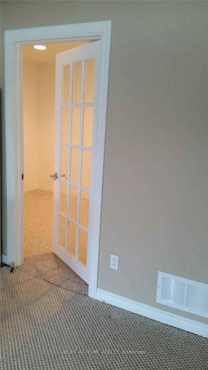 824 Shadrach Drive photo 13