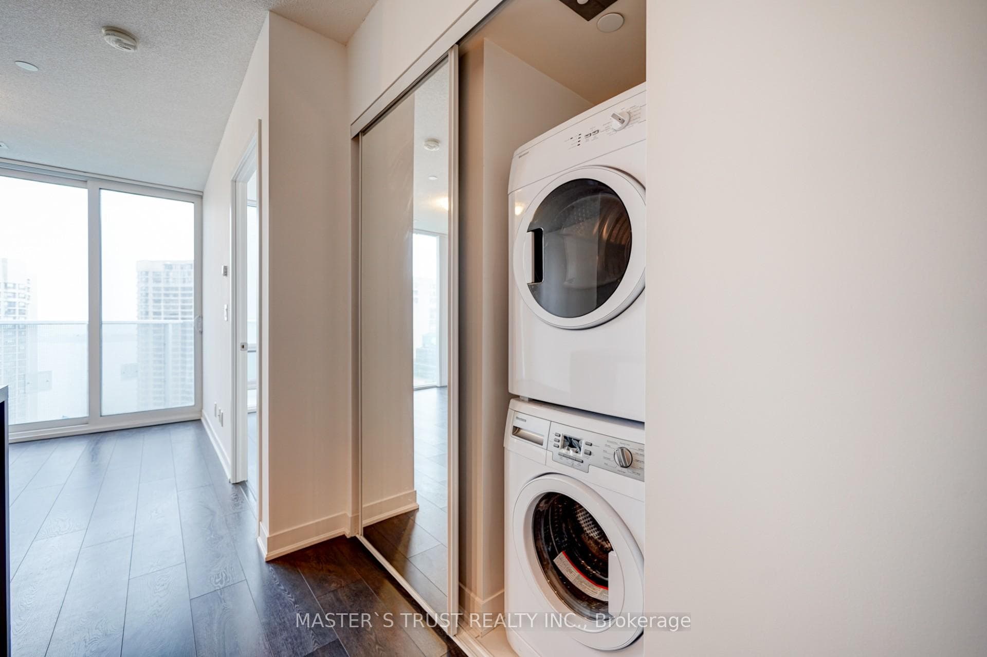 88 Harbour Street Unit 2809 photo 19
