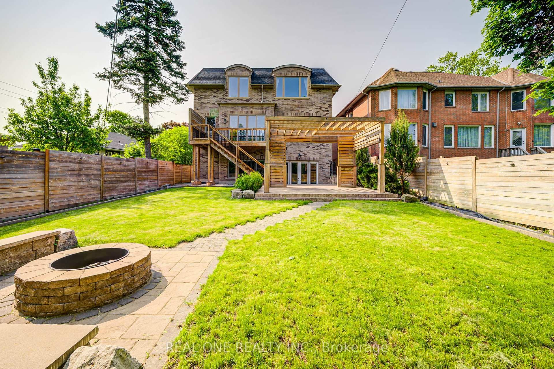 352 Byng Avenue photo 50