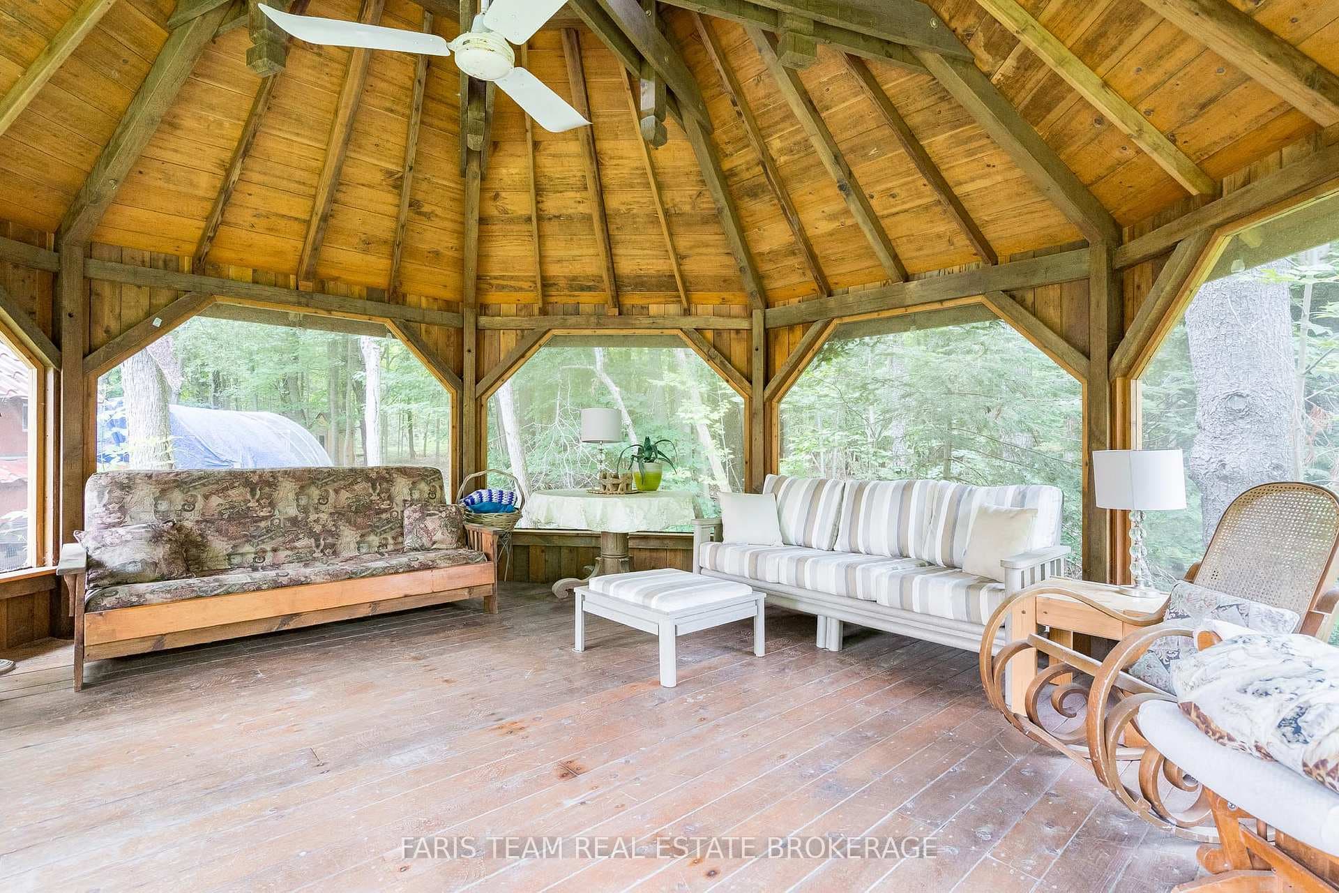 636 Harbour Street photo 41