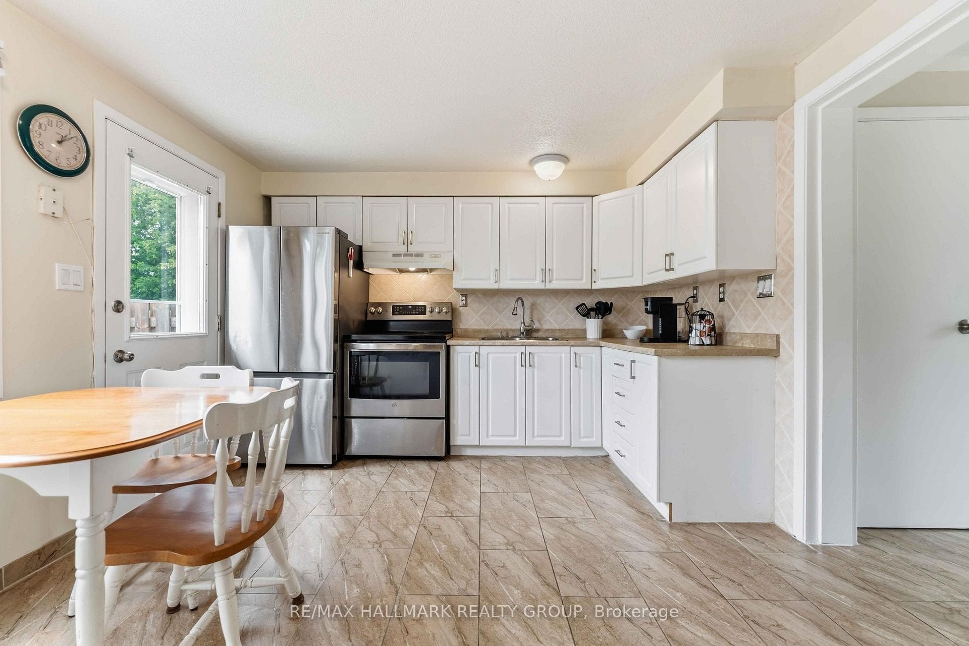 1506 Beaverpond Drive Unit B photo 10