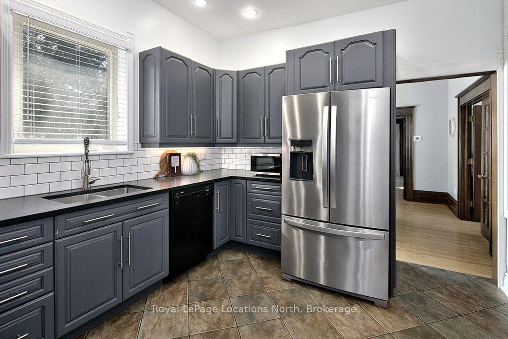 120 Marshall Street photo 25