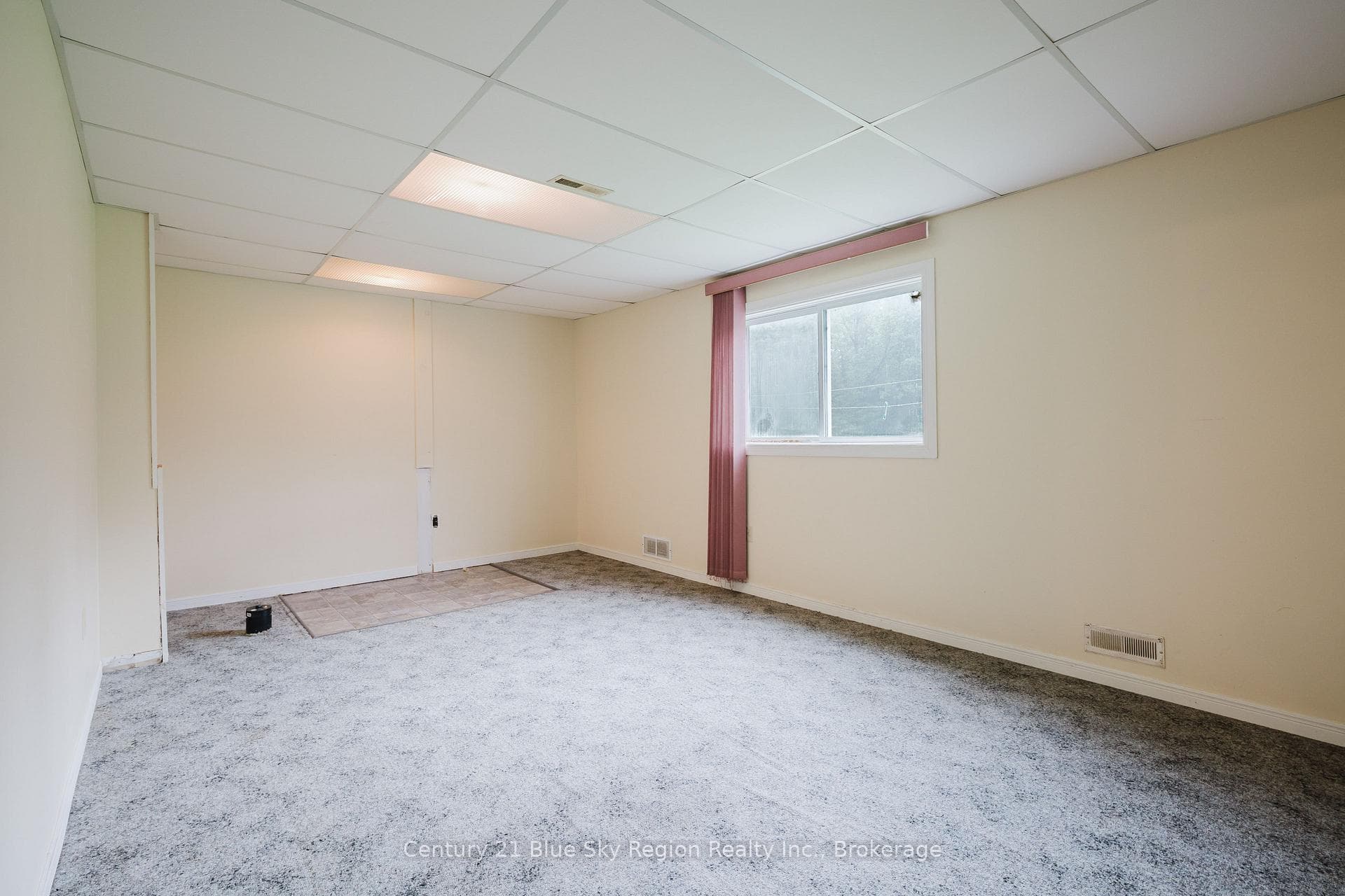 69 Waukegan Road photo 23