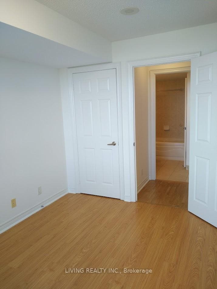 33 Cox Boulevard Unit 820 photo 14