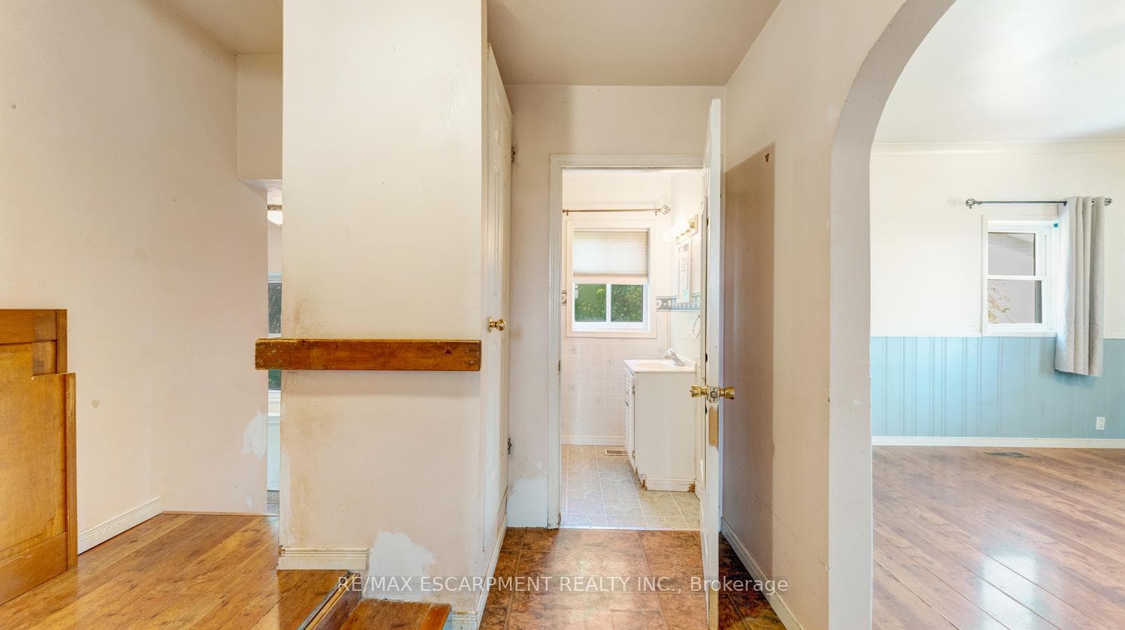 350 Perth Street photo 10