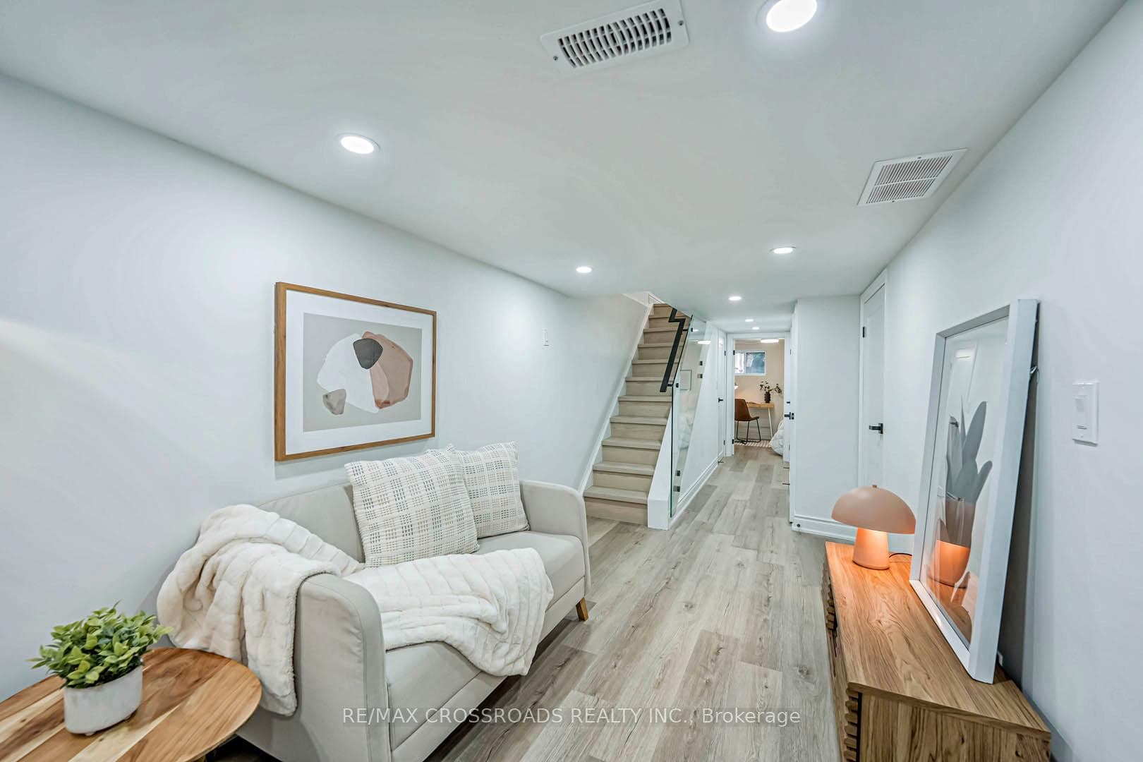 191 Parkmount Road photo 30